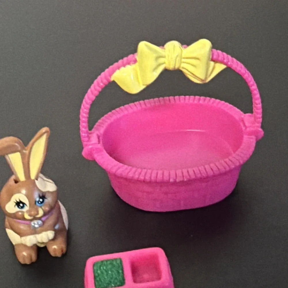 Vintage Littlest Pet Shop Set 1992 Snuggle Bunny Kenner LPS Basket Works